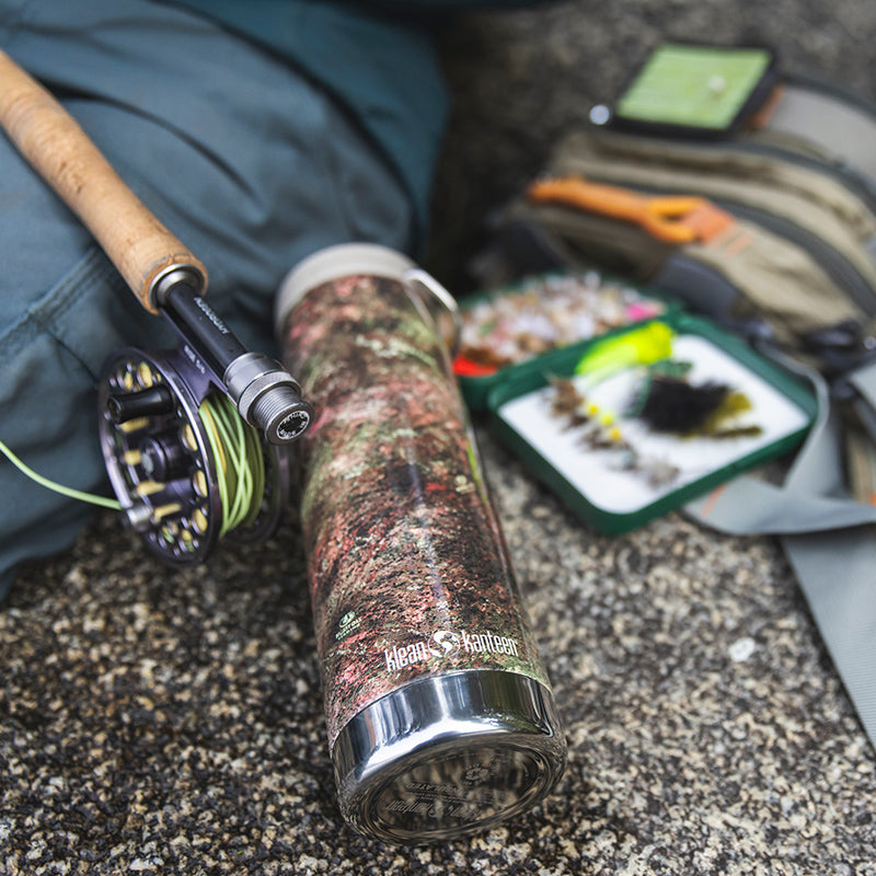 20oz-tkwide-with-cafe-cap-mossy-oak-m1 20oz_tumbler_mossyoak_rainbowtrout_flyfish_top_square.jpg