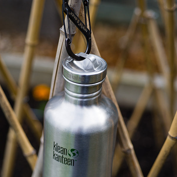 classic-steel-loop-cap-e8 40oz_bottle_steel_loop_cap_lifestyle.jpg