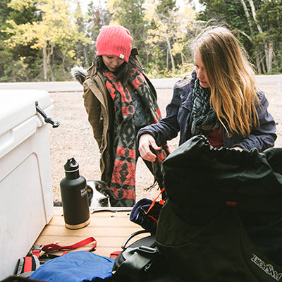 64oz-classic-with-loop-cap-p7 64oz_insulated_classic_backpackers_tailgate_square.jpg