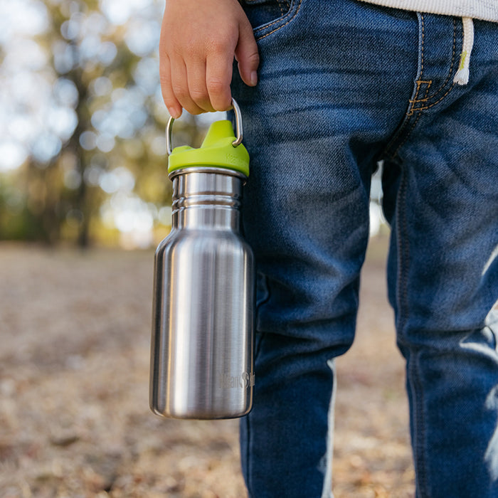 classic-kid-sippy-cap-c6 K12CNSIPPY-BS-kids_sippy_bottle_carry_lifestyle_f9e24b84-a0ae-465d-aad5-3c60c5592b7d.jpg