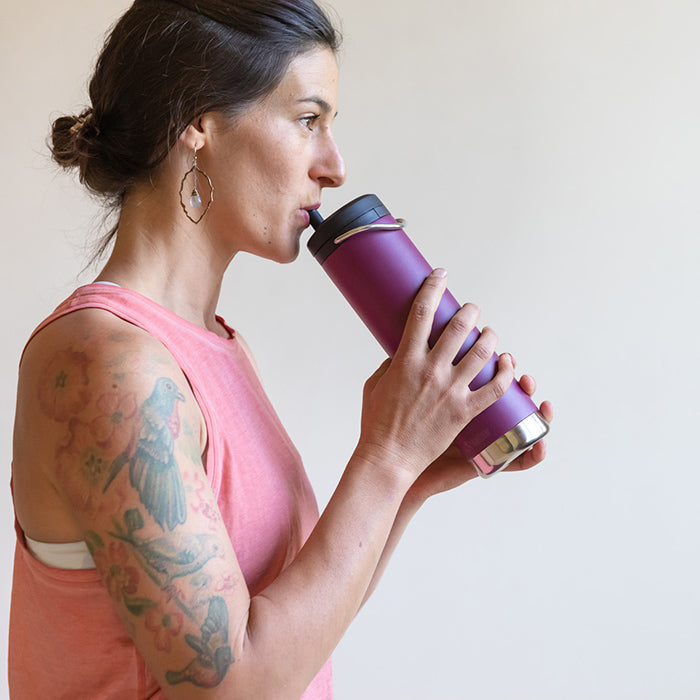 tkwide-twist-cap-with-straw-kit-t5 K20TKWPT-PP-T-TWIST-straw_cap_drinking_yoga_lifestyle_64bb08ca-98d0-4e89-83fd-b166cda65ccd.jpg