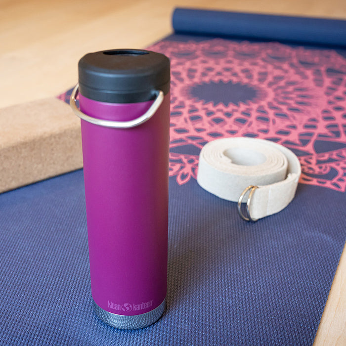 tkwide-twist-cap-with-straw-kit-t5 K20TKWPT-PP-T-TWIST-yoga_bottle_closed_lifestyle_a5ac6535-9c60-42bb-86fe-b94b5cef2b68.jpg