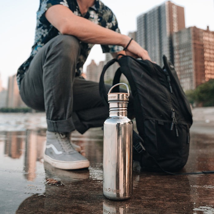 27oz-reflect-with-bamboo-cap-y2 K27SSLRF-MS-BAMBOO_reflect-bottle_city_lifestyle_ff882516-9bd8-49cf-b515-736a0a9c889f.jpg