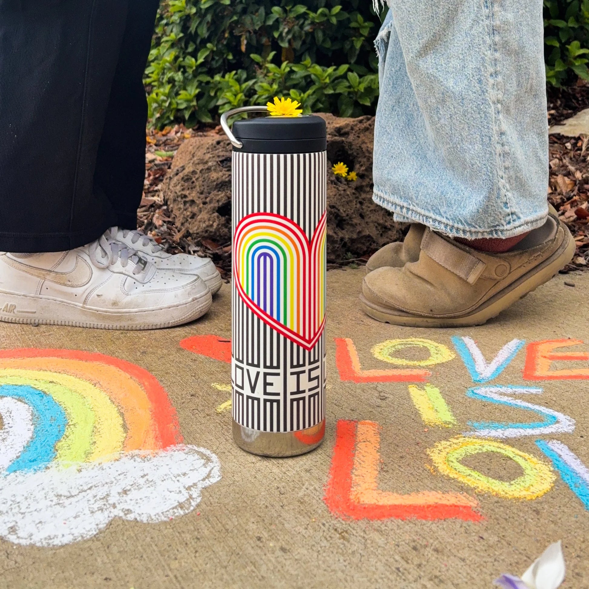 20oz-tkwide-with-twist-cap-pride-stripes-m7 Pride-2.webp