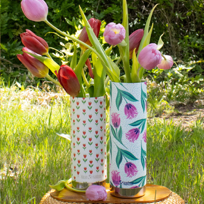 16oz-tkwide-with-cafe-red-tulips-f3 bottles_seasonal_spring_flowers_2_square.jpg