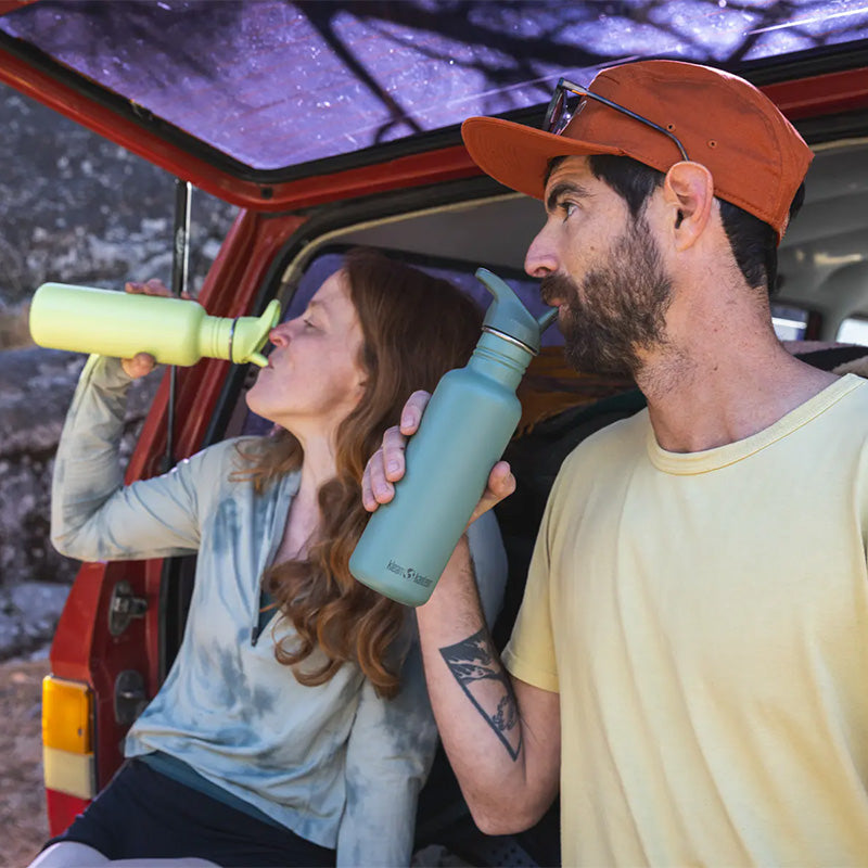 27oz-classic-with-flip-seal-sport-cap-d1 classic_27oz_flip_seal_couple_tailgate_tip-sip_square.jpg