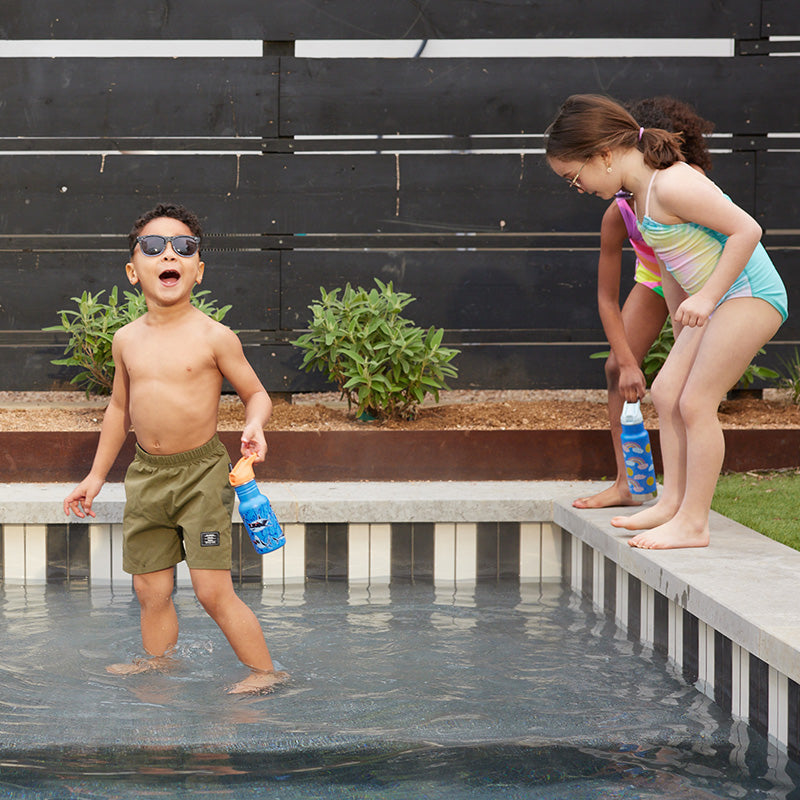 12oz-kid-s-classic-with-flip-seal-sport-cap-z2 kid_sport_flip_seal_12oz_boy_pool_square.jpg