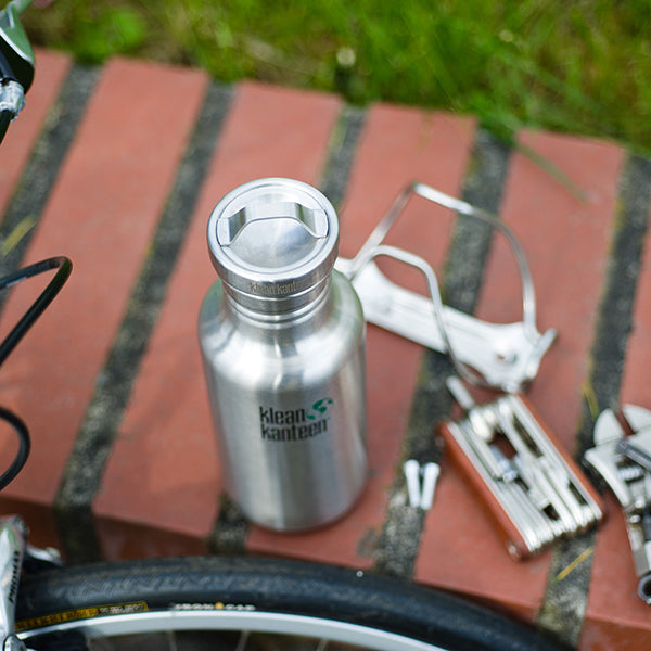 classic-steel-loop-cap-e8 stainless_bottle_cap_bike_parts_lifestyle.jpg