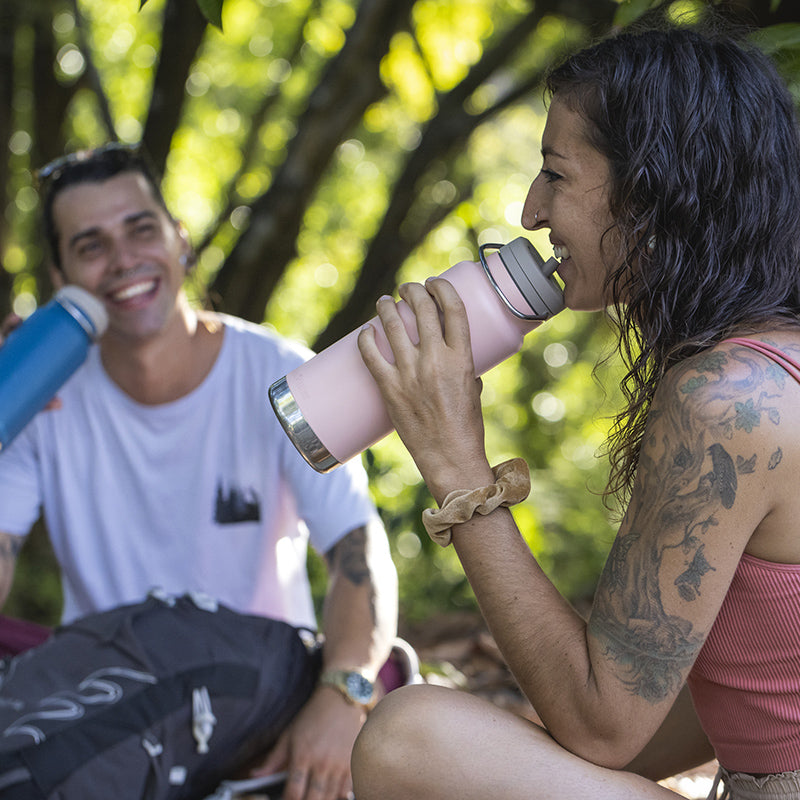 32oz-tkwide-with-twist-cap-w0 tkwide_32oz_insulated_bottle_twist_costarica_couple_drink_square.jpg